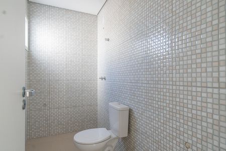 Casa de condomínio à venda com 166m², 3 quartos e 2 vagasBanheiro Social