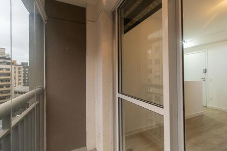 Apartamento à venda com 38m², 1 quarto e 1 vaga Apartamento à venda com 38m², 1 quarto e 1 vagaVaranda