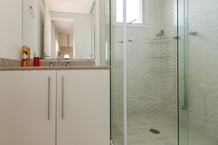 Apartamento à venda com 71m², 2 quartos e 2 vagasBanheiro da Suíte