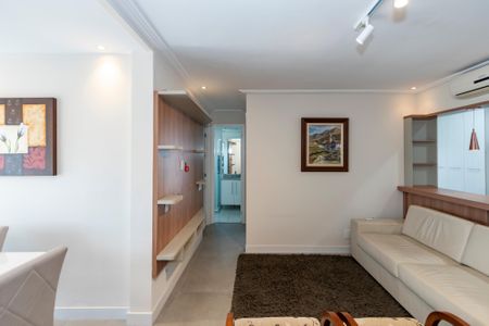 Apartamento à venda com 71m², 2 quartos e 2 vagasSala