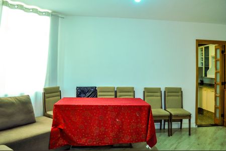 Apartamento à venda com 93m², 3 quartos e sem vagaSala