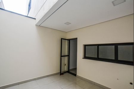 Casa à venda com 227m², 3 quartos e 2 vagasQuintal