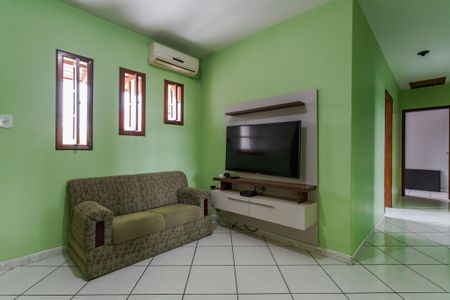 Casa à venda com 172m², 3 quartos e 3 vagas Casa à venda com 172m², 3 quartos e 3 vagasSala 1