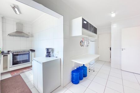 Apartamento para alugar com 126m², 3 quartos e 2 vagasCozinha e Área de Serviço