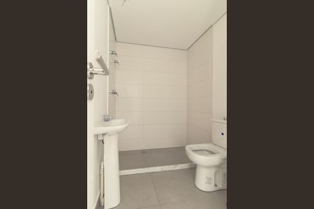 Apartamento à venda com 181m², 3 quartos e 2 vagas Apartamento à venda com 181m², 3 quartos e 2 vagasBanheiro de Serviço