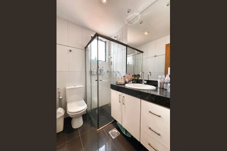 Apartamento à venda com 230m², 4 quartos e 3 vagasBanheiro da Suíte 1