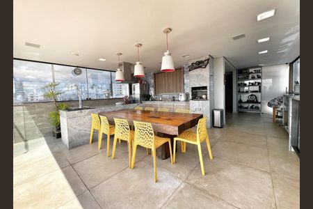 Apartamento à venda com 230m², 4 quartos e 3 vagasSala