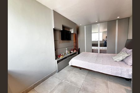 Apartamento à venda com 230m², 4 quartos e 3 vagasSuíte 2