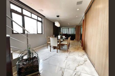 Apartamento à venda com 230m², 4 quartos e 3 vagasSala