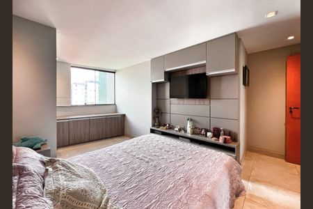 Apartamento à venda com 230m², 4 quartos e 3 vagasSuíte 1