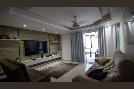 Casa de condomínio à venda com 150m², 3 quartos e 1 vagaSala