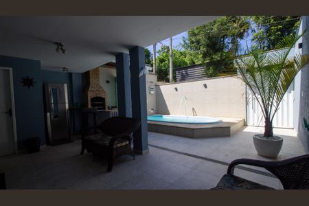 Casa de condomínio à venda com 150m², 3 quartos e 1 vagaÁrea comum -