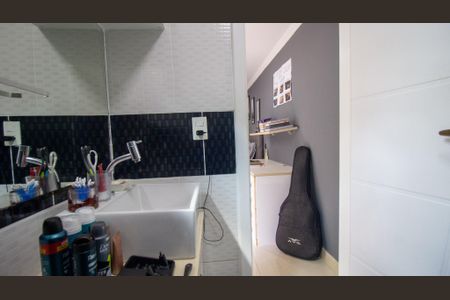 Casa de condomínio à venda com 150m², 3 quartos e 1 vagaBanheiro da Suíte 2