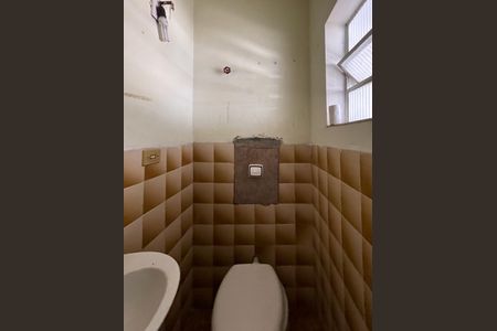 Casa à venda com 220m², 4 quartos e 5 vagasLavabo