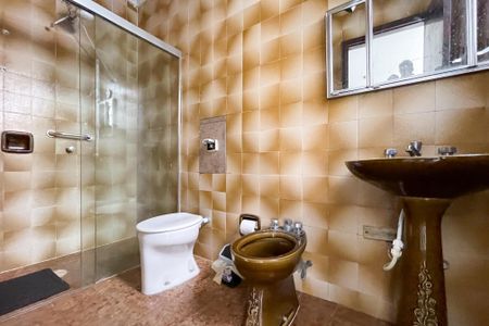 Casa à venda com 220m², 4 quartos e 5 vagasBanheiro Social