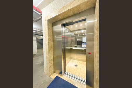 Apartamento para alugar com 120m², 3 quartos e 1 vagaÁrea comum - Elevador