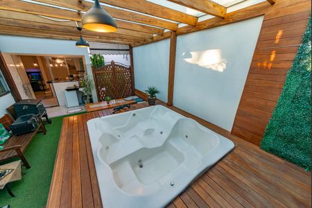 Apartamento à venda com 140m², 2 quartos e 2 vagasÁrea externa