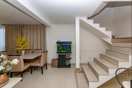 Apartamento à venda com 140m², 2 quartos e 2 vagasSala