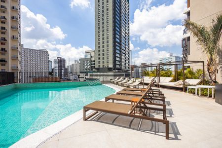 Studio à venda com 25m², 1 quarto e sem vaga Studio à venda com 25m², 1 quarto e sem vagaPiscina