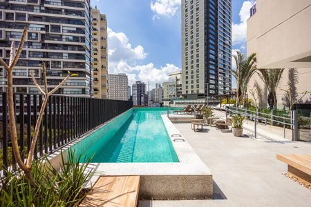 Studio à venda com 25m², 1 quarto e sem vaga Studio à venda com 25m², 1 quarto e sem vagaPiscina