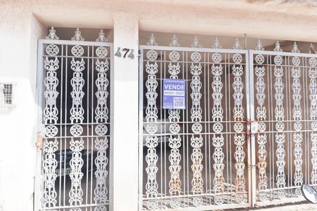 Casa à venda com 130m², 1 quarto e 2 vagas Casa à venda com 130m², 1 quarto e 2 vagasFachada