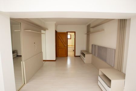 Apartamento à venda com 400m², 3 quartos e 1 vaga Apartamento à venda com 400m², 3 quartos e 1 vagaSuíte