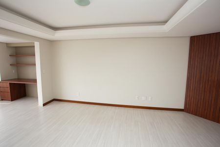 Apartamento à venda com 400m², 3 quartos e 1 vaga Apartamento à venda com 400m², 3 quartos e 1 vagaSala
