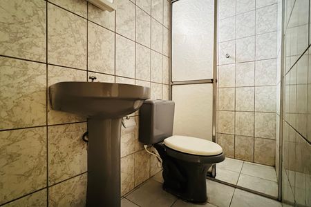 Casa para alugar com 50m², 1 quarto e 1 vaga Casa para alugar com 50m², 1 quarto e 1 vagaBanheiro