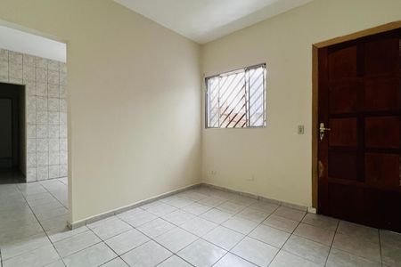 Casa para alugar com 50m², 1 quarto e 1 vaga Casa para alugar com 50m², 1 quarto e 1 vagaSala