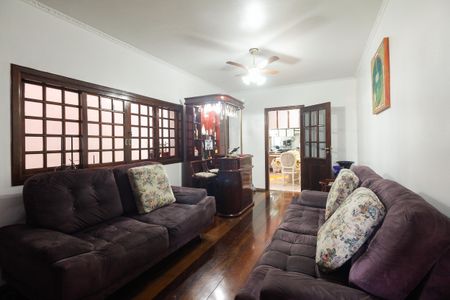 Casa à venda com 208m², 5 quartos e 2 vagasSala