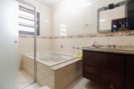 Casa à venda com 208m², 5 quartos e 2 vagasBanheiro Suíte 2