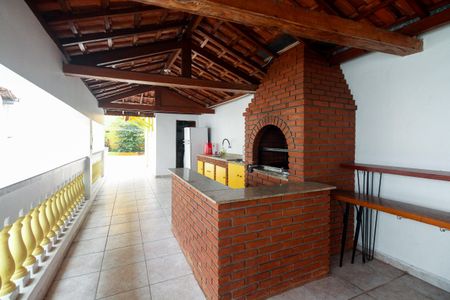 Casa à venda com 208m², 5 quartos e 2 vagasChurrasqueira