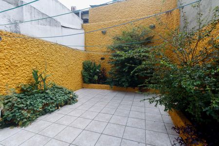 Casa à venda com 208m², 5 quartos e 2 vagasQuintal