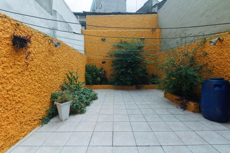 Casa à venda com 208m², 5 quartos e 2 vagasQuintal