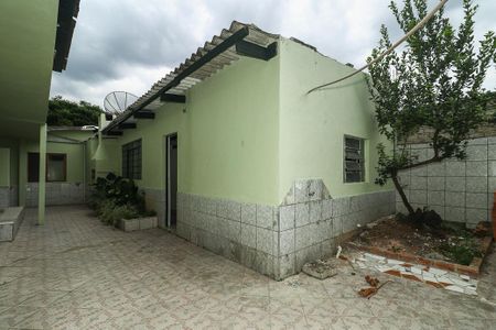 Casa à venda com 270m², 7 quartos e 2 vagasFundos