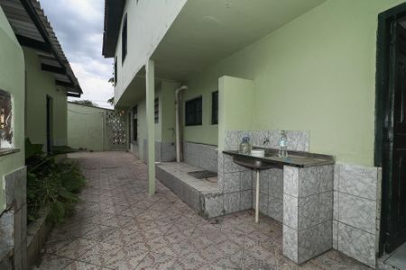 Casa à venda com 270m², 7 quartos e 2 vagasFundos