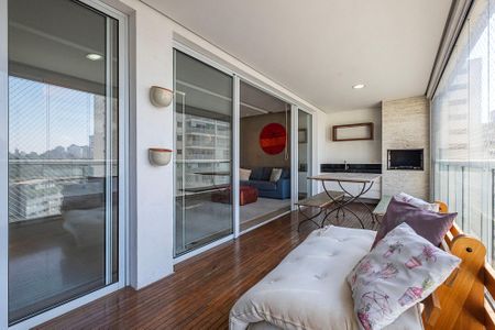 Apartamento para alugar com 140m², 2 quartos e 2 vagas Apartamento para alugar com 140m², 2 quartos e 2 vagasVaranda