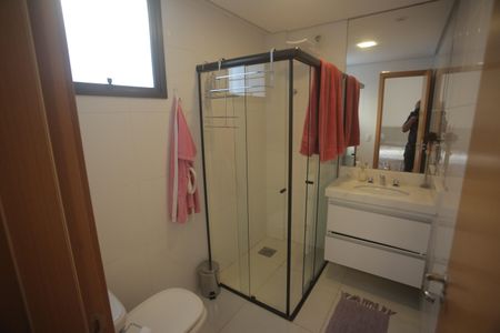Apartamento à venda com 167m², 4 quartos e 4 vagasBanheiro do Quarto 4