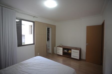 Apartamento à venda com 167m², 4 quartos e 4 vagasQuarto 3