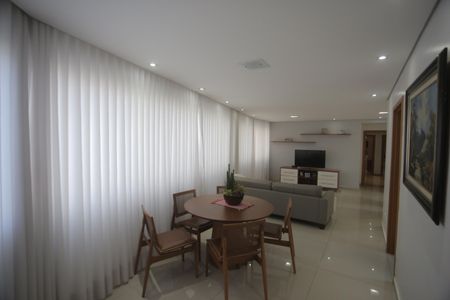 Apartamento à venda com 167m², 4 quartos e 4 vagasSala