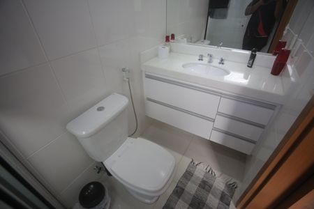 Apartamento à venda com 167m², 4 quartos e 4 vagasBanheiro do Quarto 2