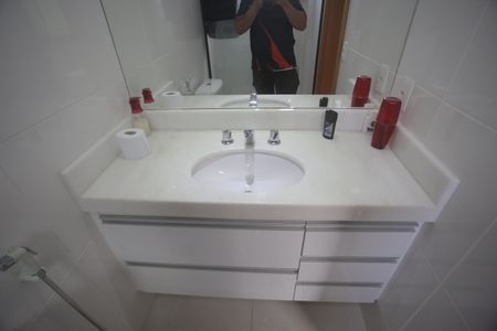 Apartamento à venda com 167m², 4 quartos e 4 vagasBanheiro do Quarto 2