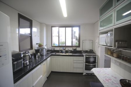 Apartamento à venda com 167m², 4 quartos e 4 vagasCozinha