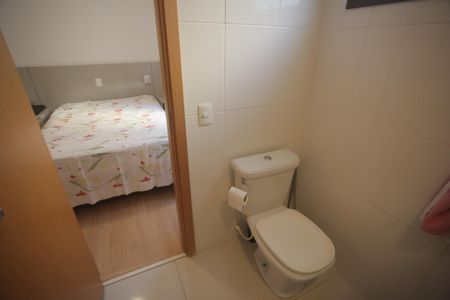 Apartamento à venda com 167m², 4 quartos e 4 vagasBanheiro do Quarto 4