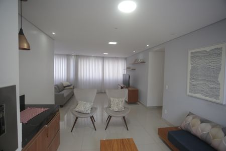 Apartamento à venda com 167m², 4 quartos e 4 vagasSala