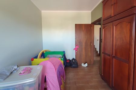 Casa à venda com 396m², 5 quartos e 4 vagas Casa à venda com 396m², 5 quartos e 4 vagasQuarto 2