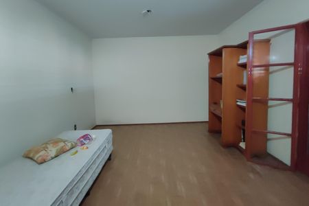 Casa à venda com 396m², 5 quartos e 4 vagas Casa à venda com 396m², 5 quartos e 4 vagasQuarto 1