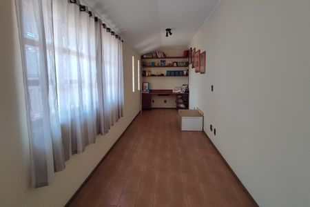 Casa à venda com 396m², 5 quartos e 4 vagas Casa à venda com 396m², 5 quartos e 4 vagasEdícula - Quarto 2