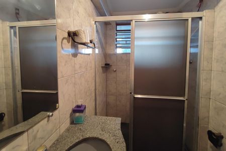 Casa à venda com 396m², 5 quartos e 4 vagas Casa à venda com 396m², 5 quartos e 4 vagasEdícula - Banheiro