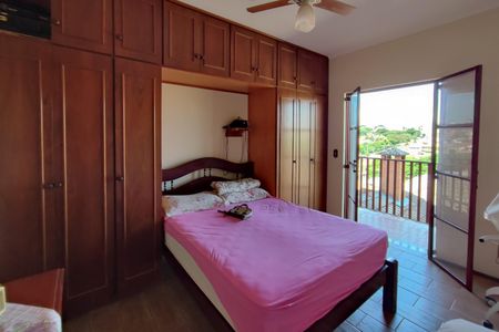 Casa à venda com 396m², 5 quartos e 4 vagas Casa à venda com 396m², 5 quartos e 4 vagasQuarto Suíte